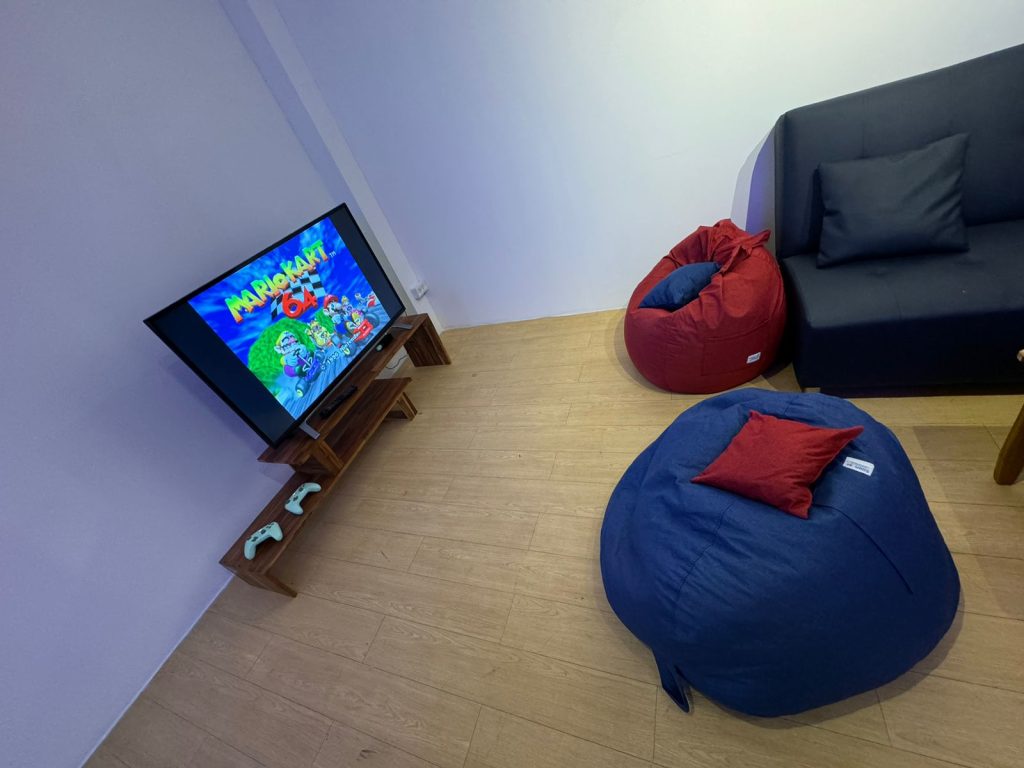 retro game center Vientiane,classic NES games Laos,SEGA game lounge Vientiane,nostalgic SNES gaming,VRyCOOL retro arcade